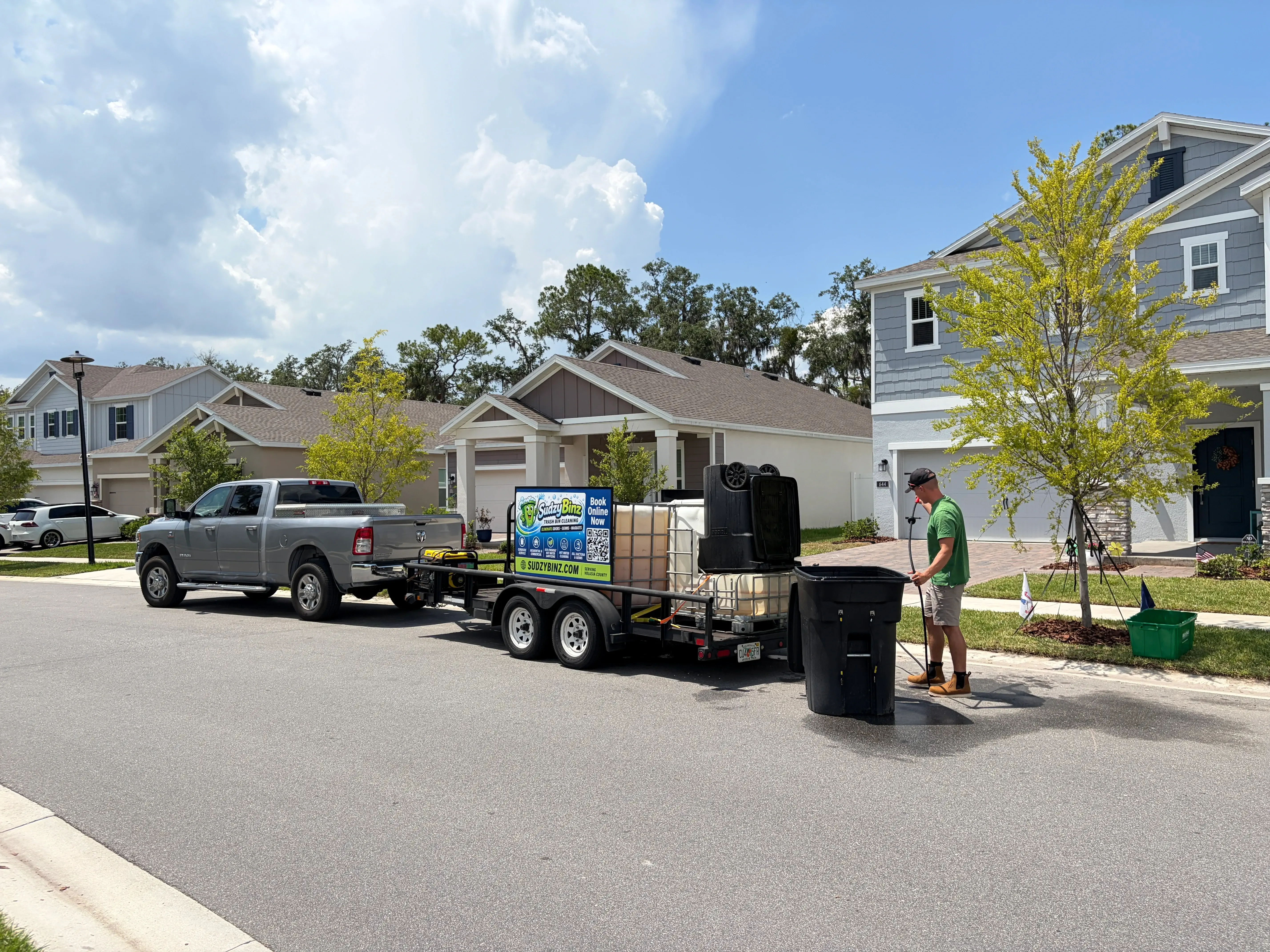 Trash can cleaning service